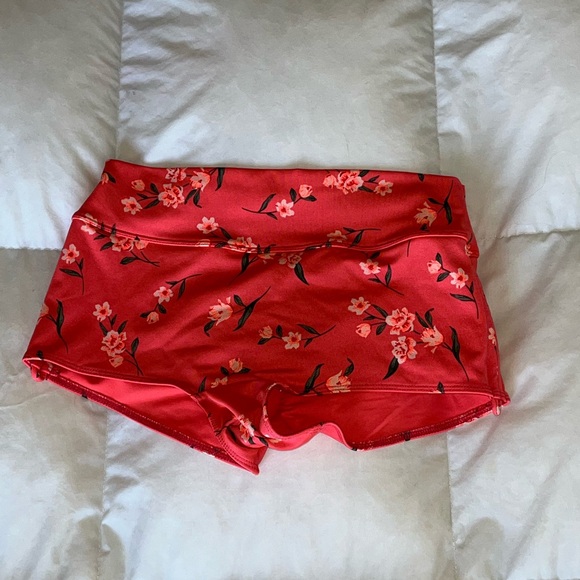 Victoria’s Secret Flower Shorts - Picture 2 of 5